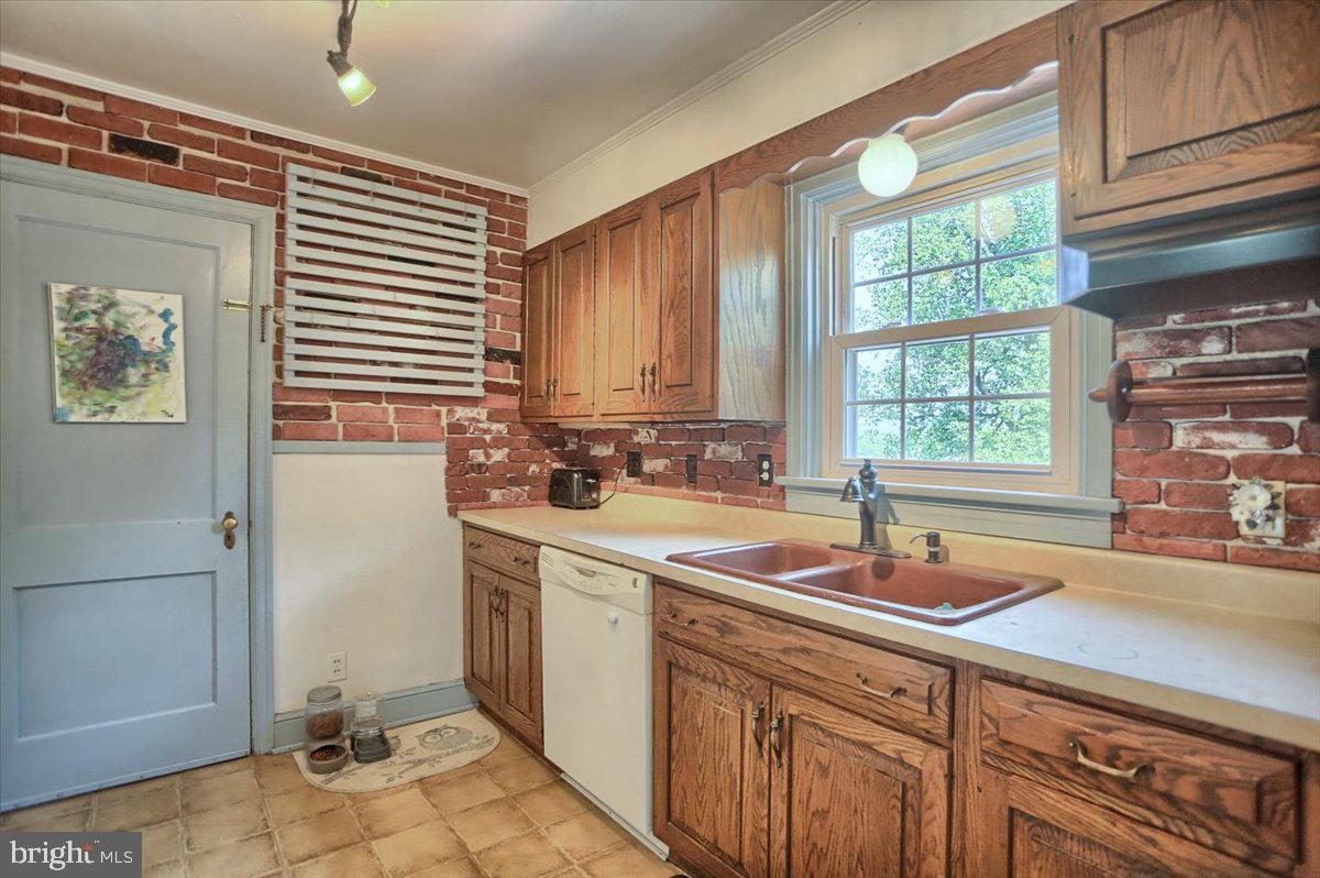 4124 Ridgeview Road Harrisburg, PA 17112 - Photo 13 of 39 Gallery Image 13