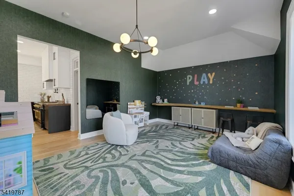 $2,675,000 | 11 Brantwood Drive, Summit, NJ 07901