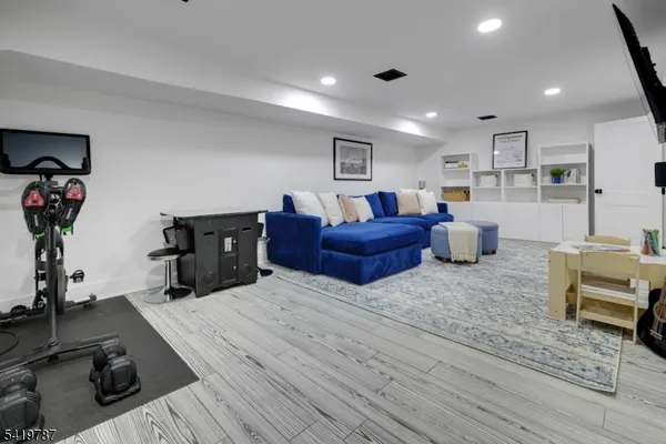 $2,675,000 | 11 Brantwood Drive, Summit, NJ 07901