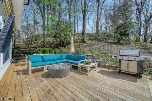 $2,675,000 | 11 Brantwood Drive, Summit, NJ 07901