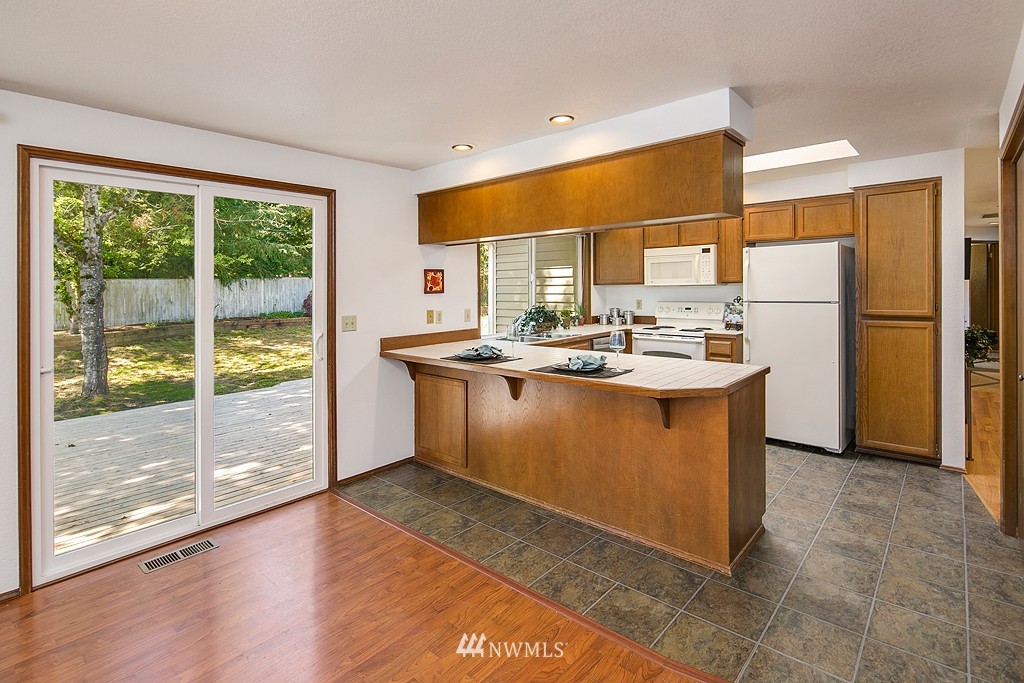 24216 15th Place Southeast Bothell, WA 98021 - Photo 4 of 14
