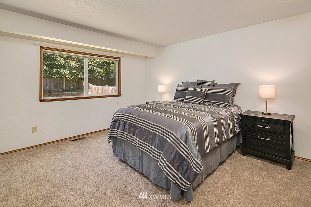 24216 15th Place Southeast Bothell, WA 98021 - Photo 10 of 14