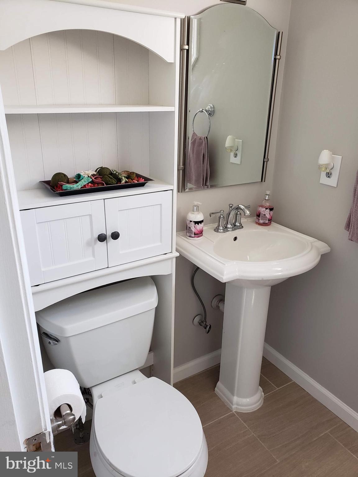 7375 Stream Way Springfield, VA 22152 - Photo 12 of 38 Gallery Image 12