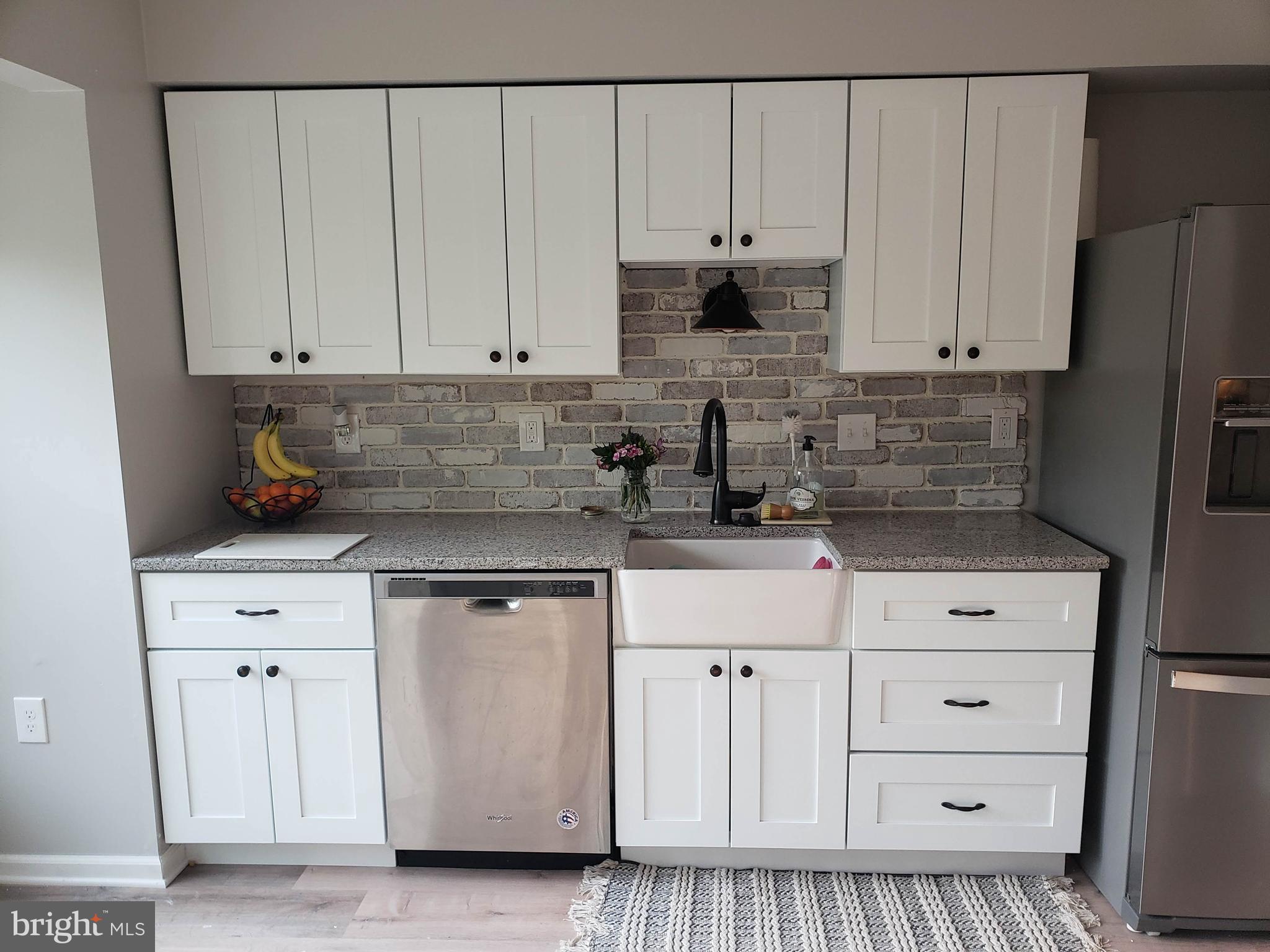 7375 Stream Way Springfield, VA 22152 - Photo 3 of 38 Gallery Image 3