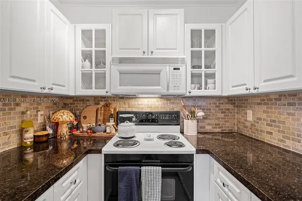 $2,150 | 45 Antilla Avenue, Unit 3C, Coral Gables, FL 33134