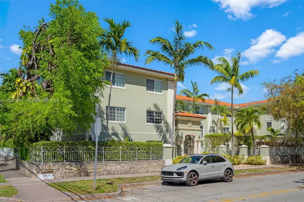 $2,150 | 45 Antilla Avenue, Unit 3C, Coral Gables, FL 33134