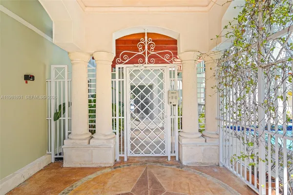 $2,150 | 45 Antilla Avenue, Unit 3C, Coral Gables, FL 33134