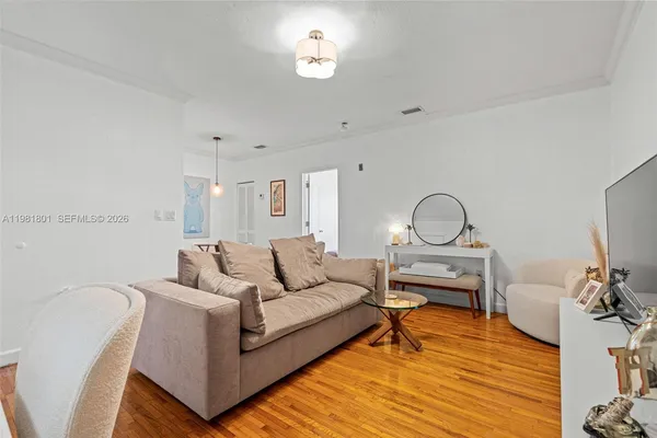 $2,150 | 45 Antilla Avenue, Unit 3C, Coral Gables, FL 33134