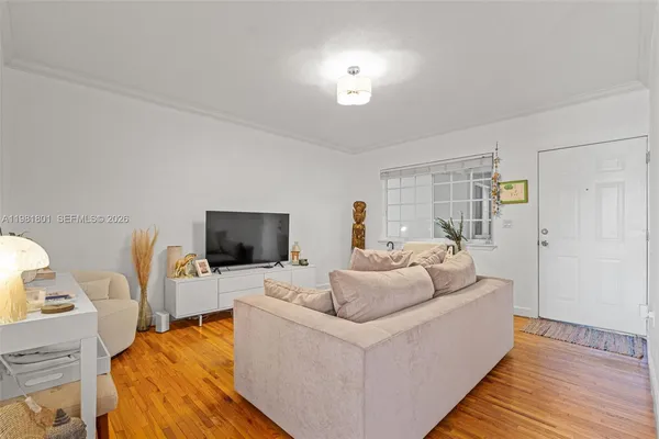 $2,150 | 45 Antilla Avenue, Unit 3C, Coral Gables, FL 33134