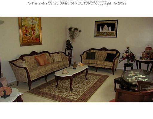 1703 Shadybrook Road Charleston, WV 25314 - Photo 4 of 15 Living Room.
