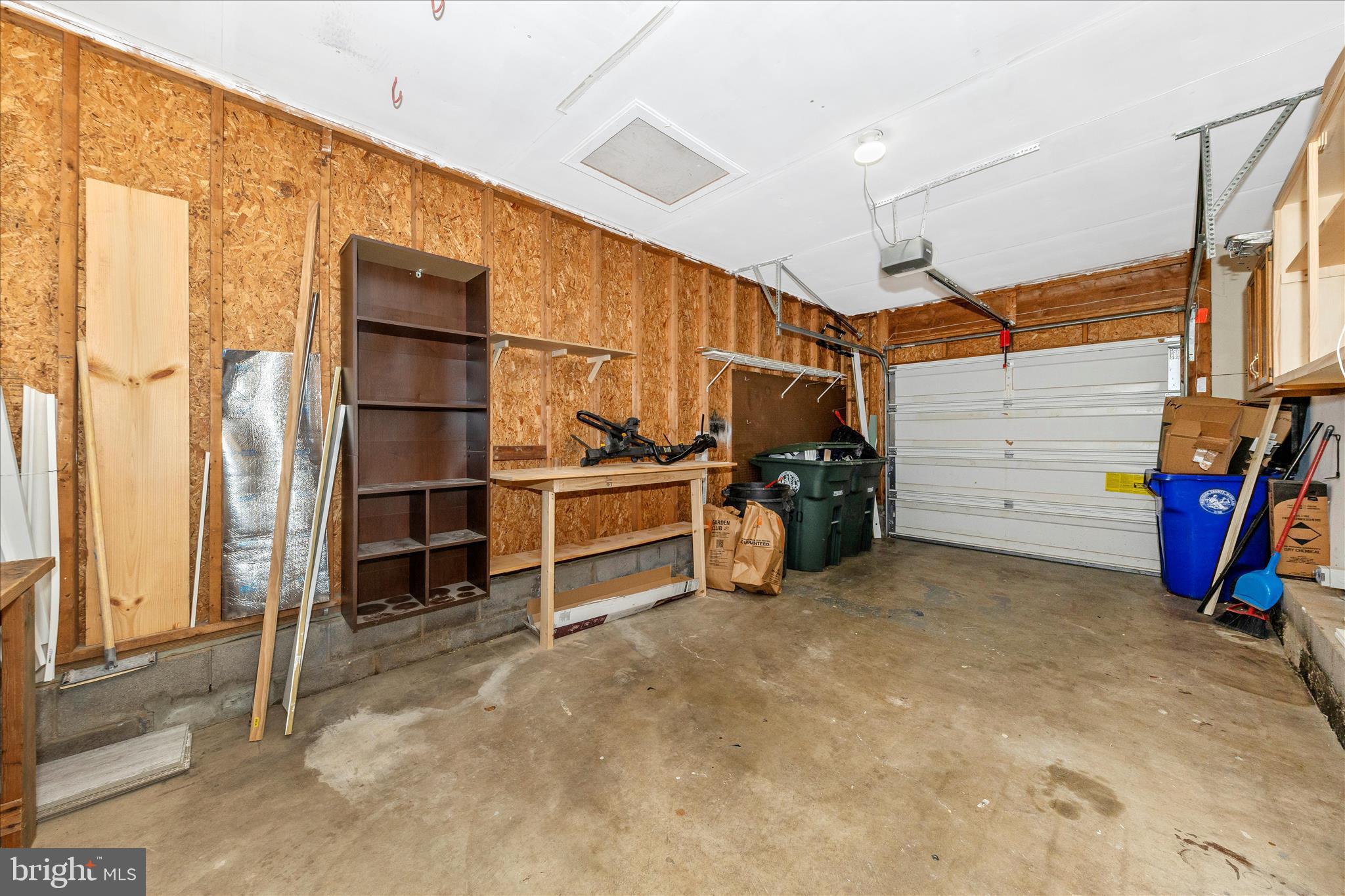 2160 Collingwood Lane Frederick, MD 21702 - Photo 18 of 82 Garage