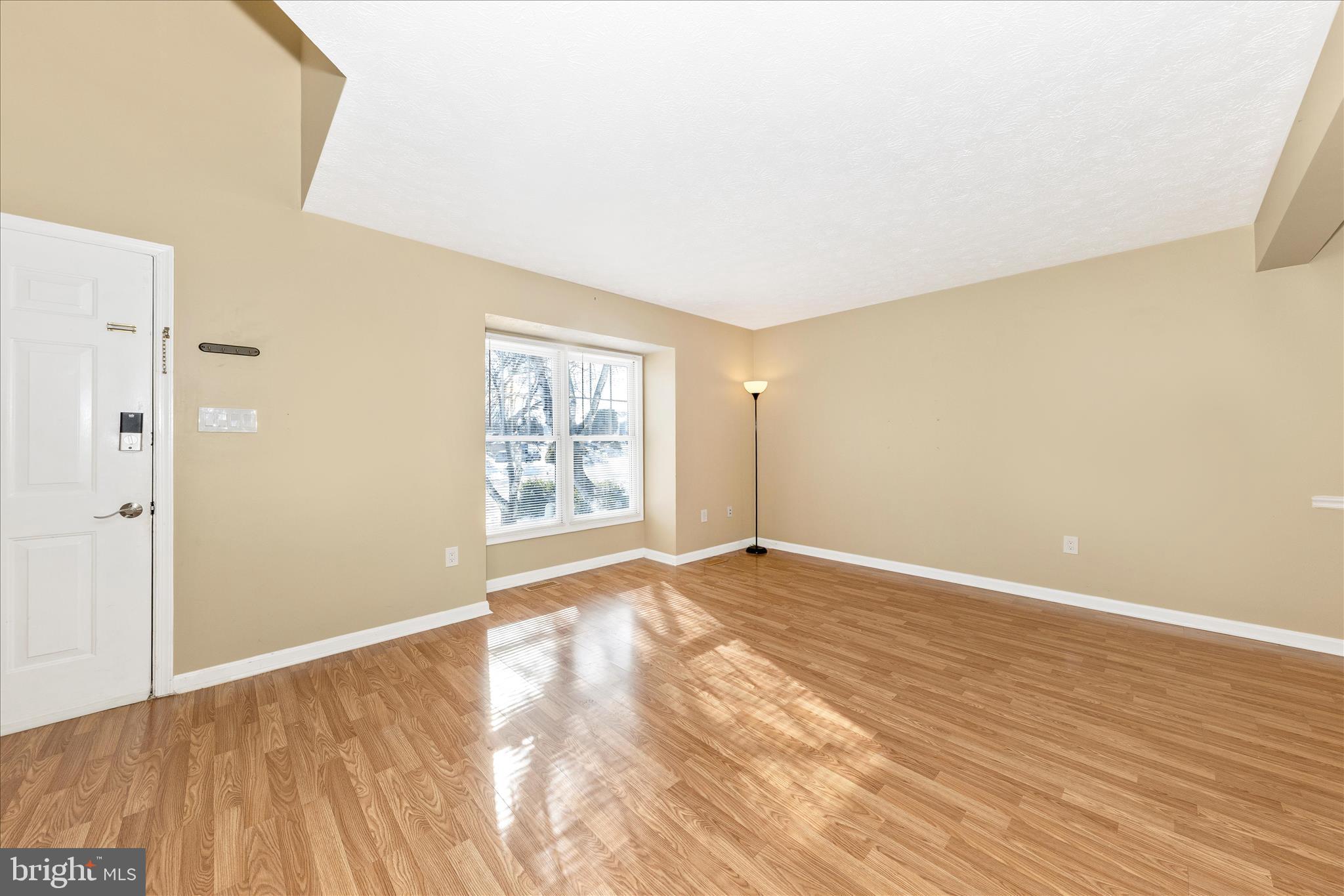 2160 Collingwood Lane Frederick, MD 21702 - Photo 4 of 82 Living Room