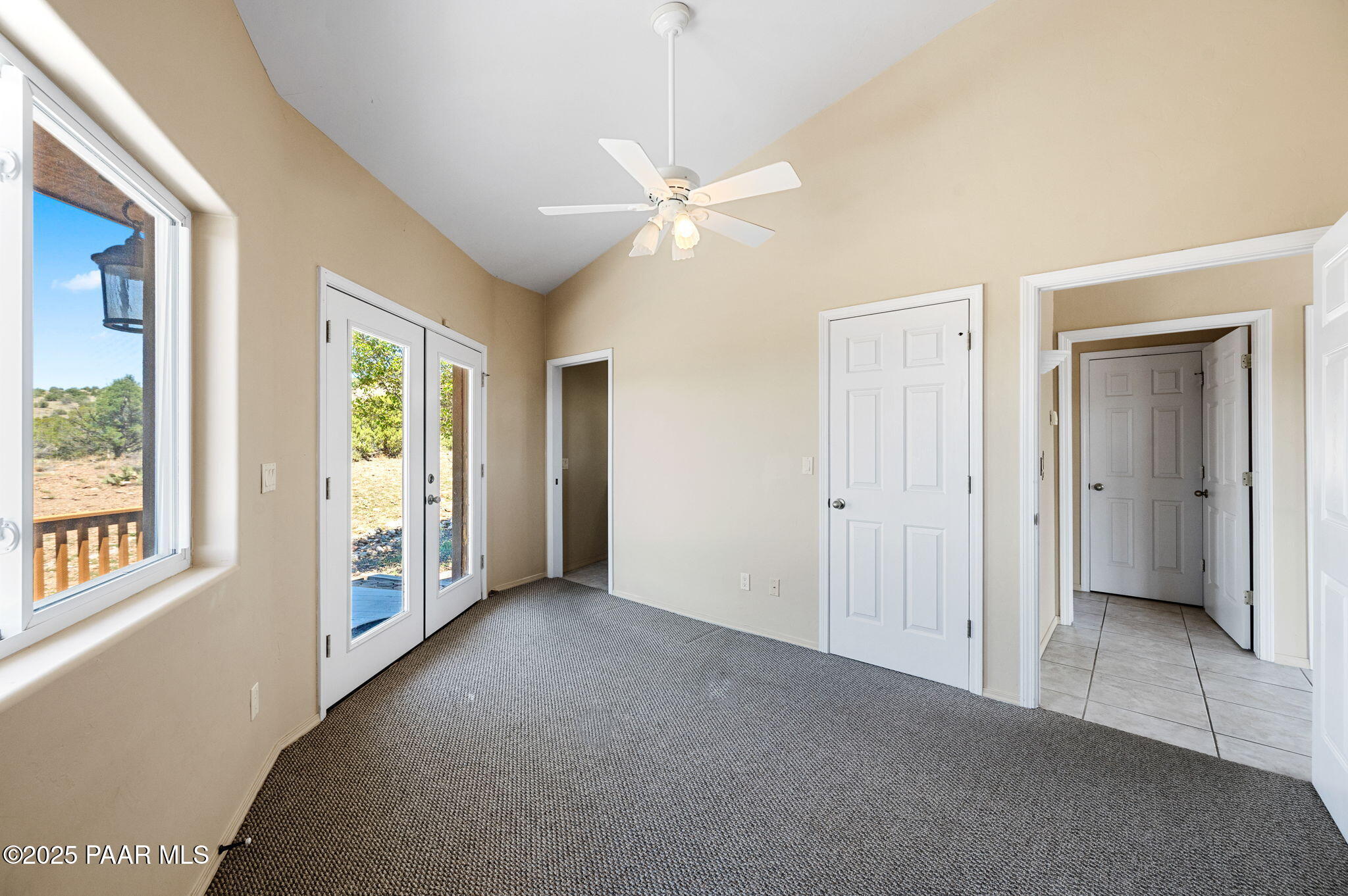 18900 Butte Pass Road Prescott, AZ 86305 - Photo 40 of 45 Casita Bedroom with Ensuite