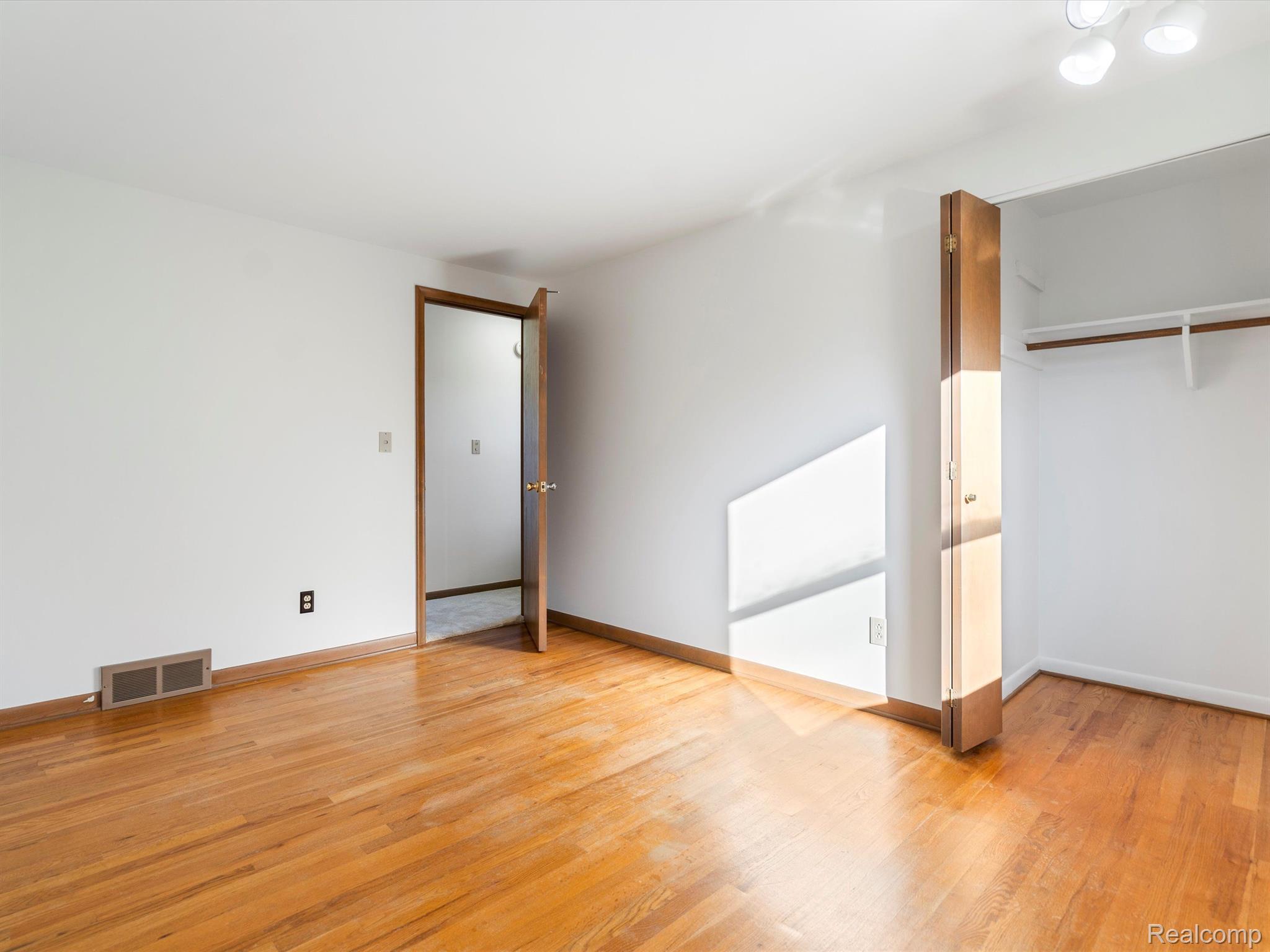 512 Old Perch Road Rochester, MI 48309 - Photo 22 of 35 Gallery Image 22