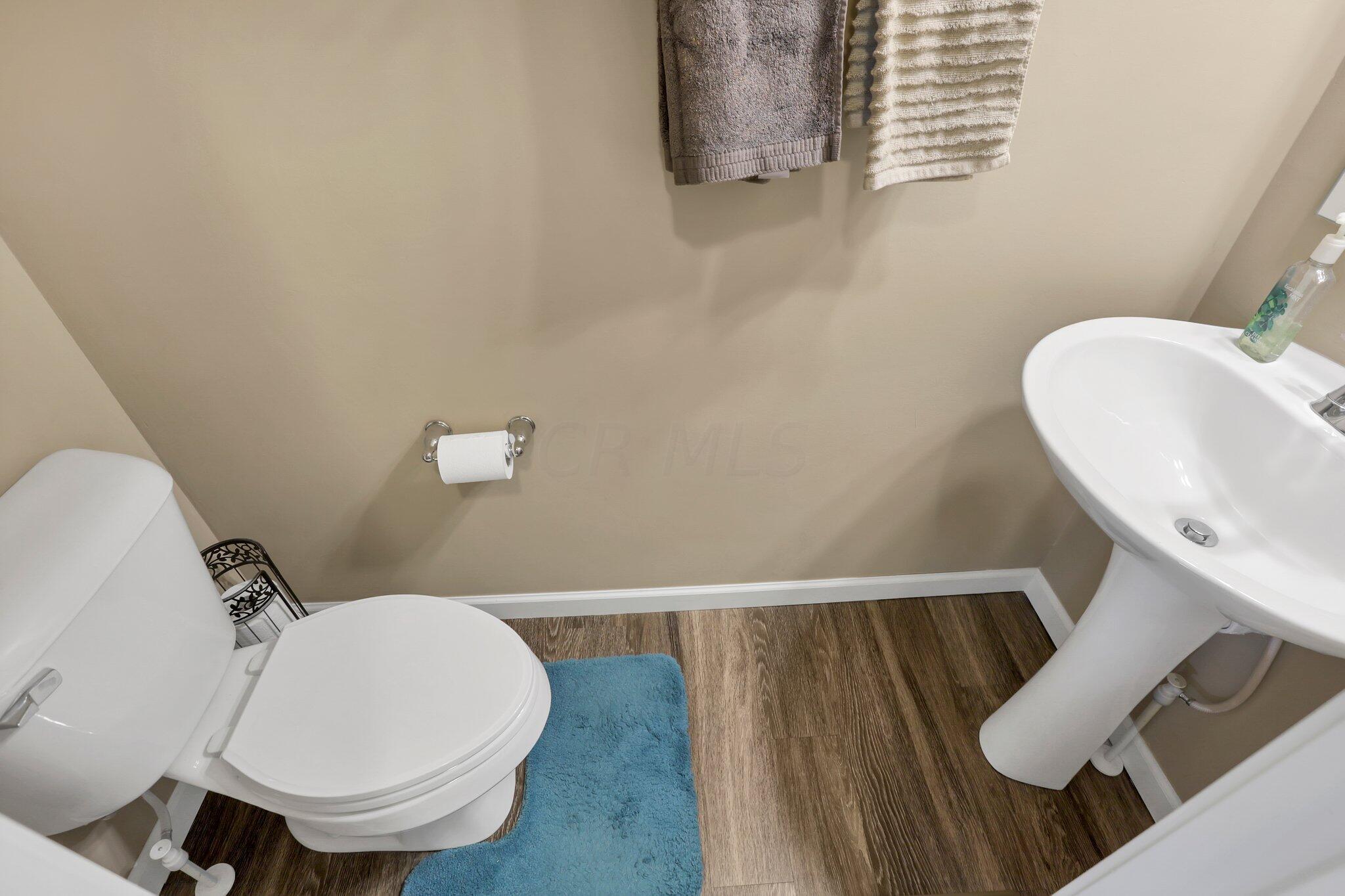2556 Ridgeway Avenue Lancaster, OH 43130 - Photo 25 of 85 Powder Room