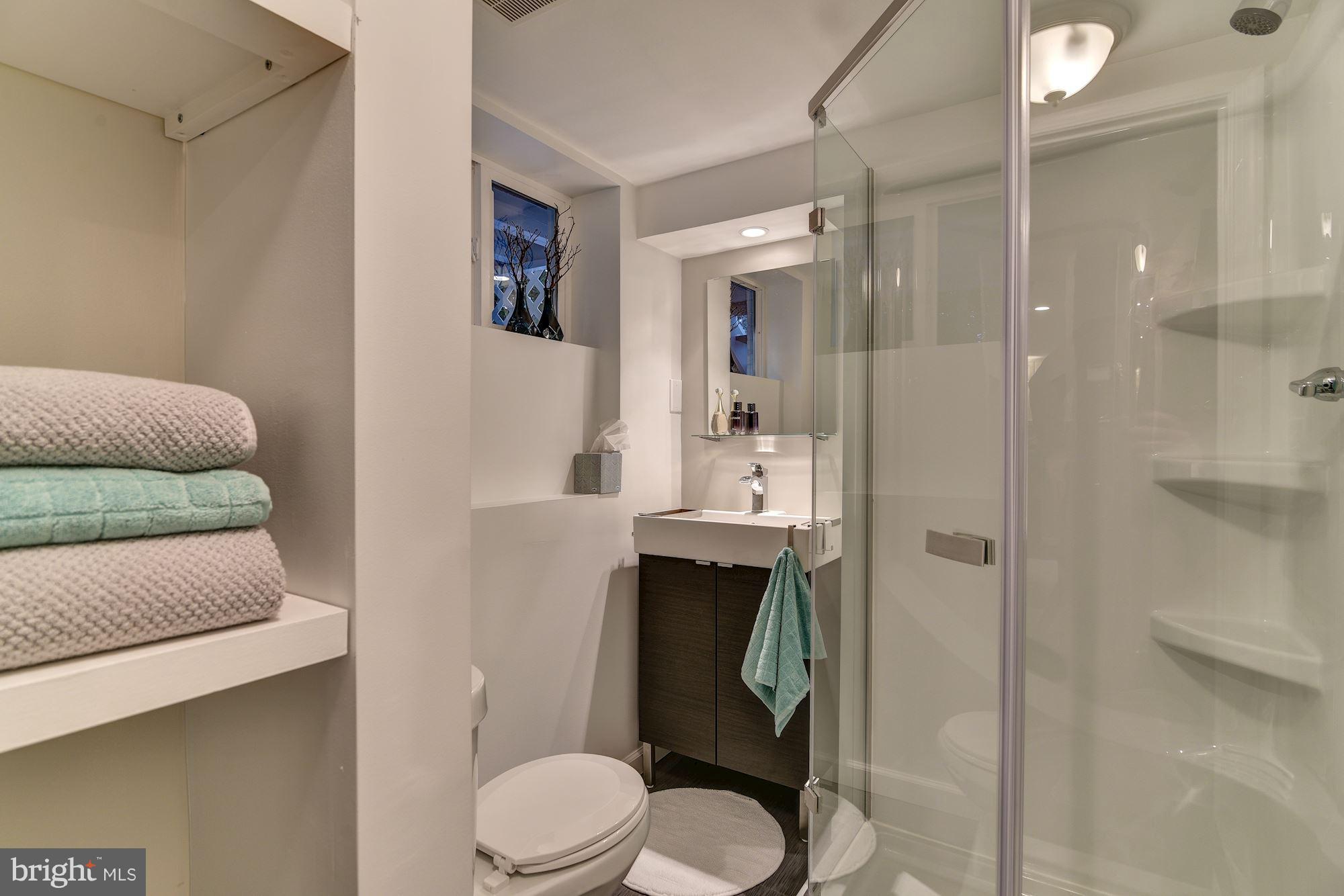 5616 Overlea Road Bethesda, MD 20816 - Photo 22 of 26 Bath