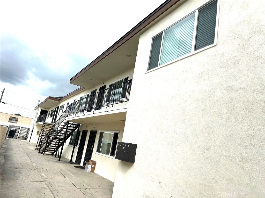 2285 Lewis Avenue Long Beach, CA 90806 - Photo 2 of 6 a view of front door