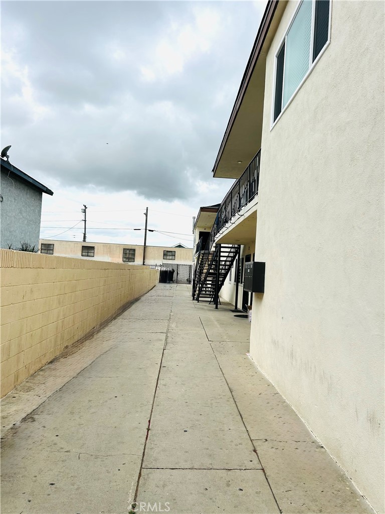 2285 Lewis Avenue Long Beach, CA 90806 - Photo 5 of 6