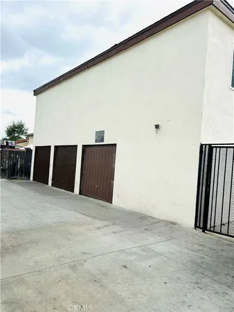 $2,200,000 | 2285 Lewis Avenue, Long Beach, CA 90806