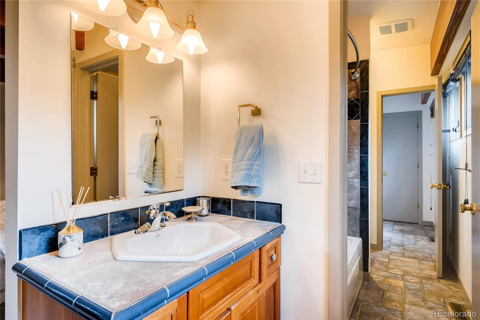 555 Front Range Road Littleton, CO 80120 - Photo 28 of 35 Gallery Image 28