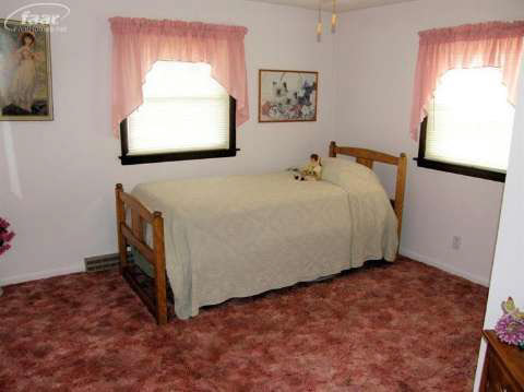 7093 Sheridan Road Flushing, MI 48433 - Photo 9 of 14 20419574-8.JPG