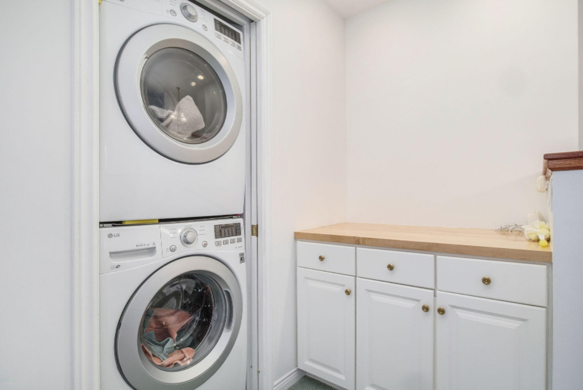2913 Timber Dunes Road Shelby, MI 49455 - Photo 28 of 45 upper level laundry