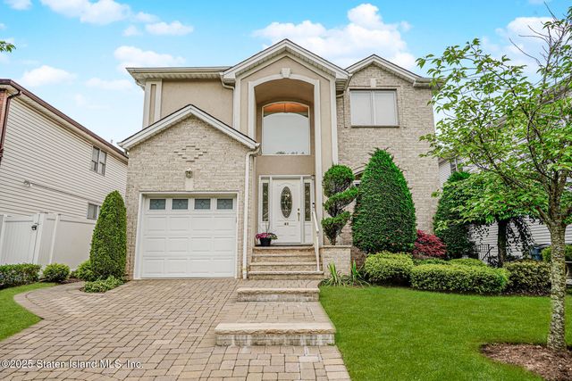 $1,075,000 | 41 Covington Circle, Huguenot