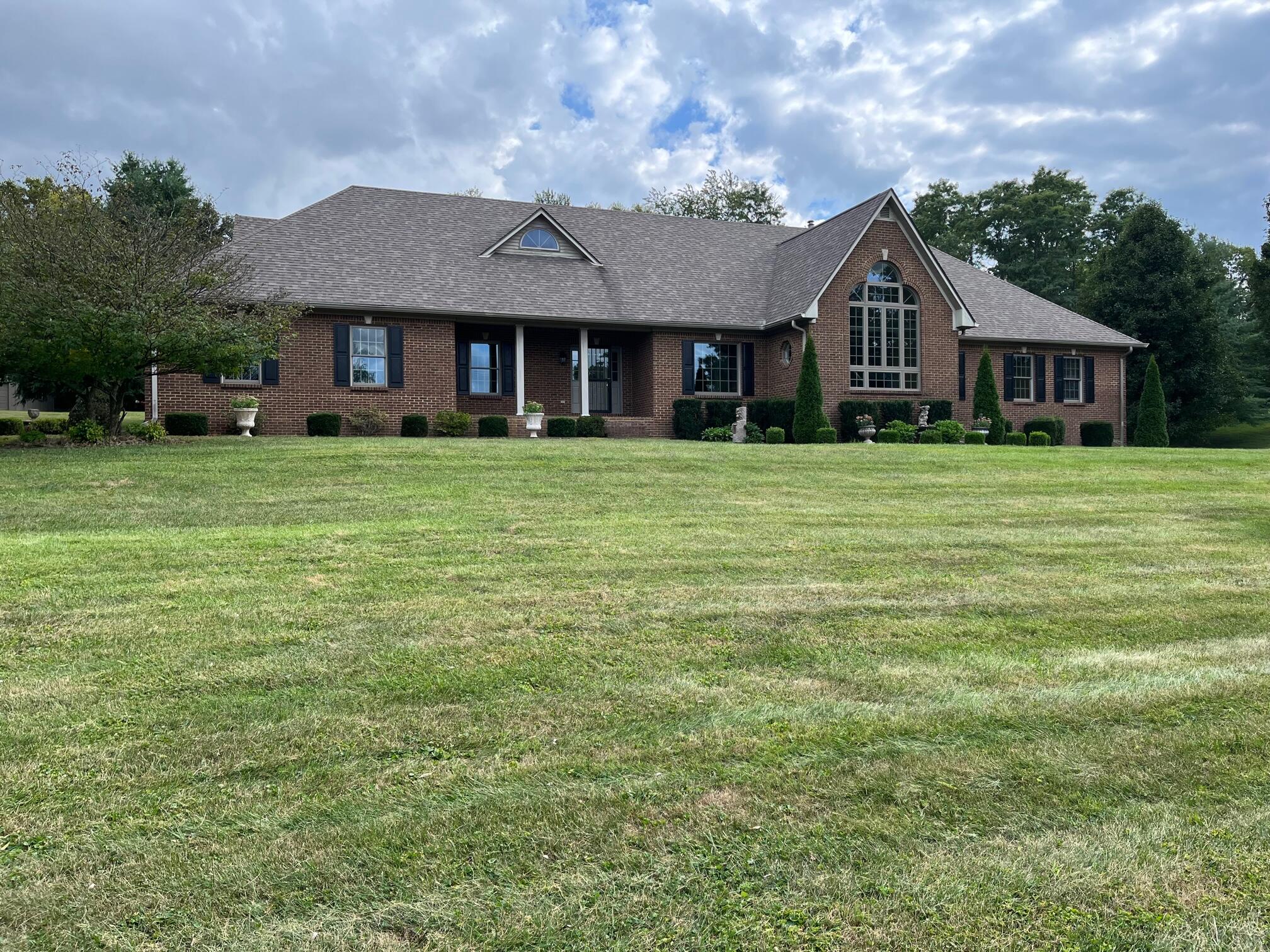 288 Gentry Road Lexington, KY 40509 - Photo 1 of 26 288 Gentry 1