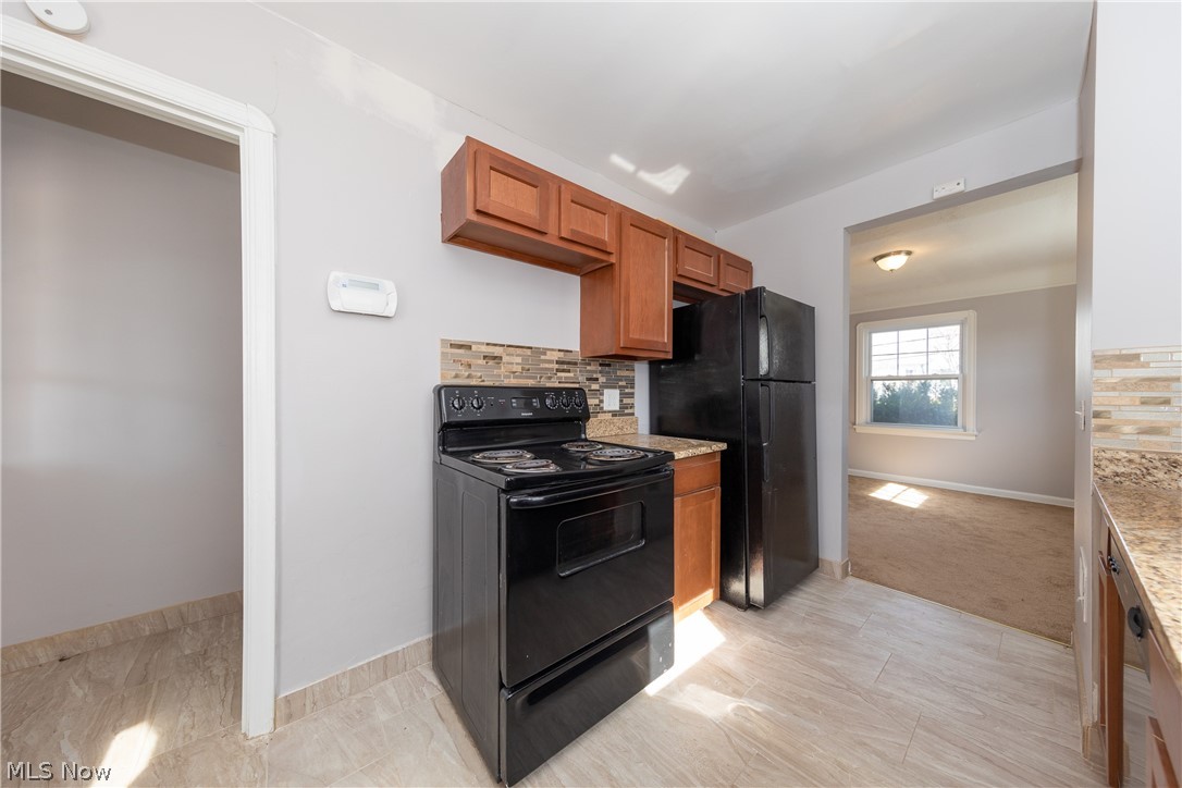1408 Gordon Road Cleveland, OH 44124 - Photo 10 of 30