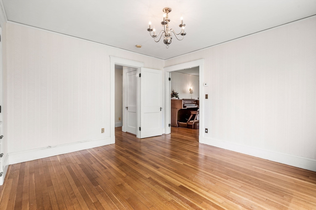 8 Auburn Road Beverly, MA 01915 - Photo 8 of 35 Gallery Image 8