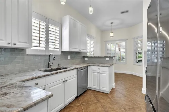 $639,000 | 837 Vistana Circle, Unit 20, Naples, FL 34119