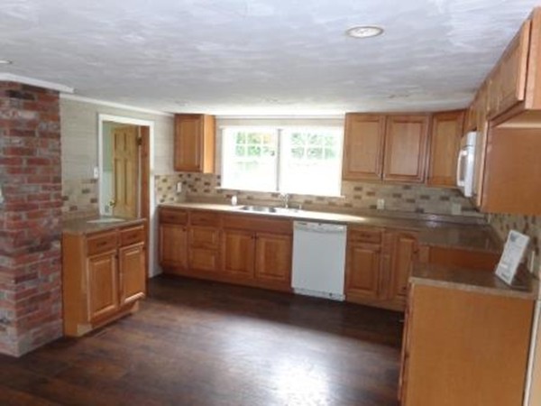 102 Wilbraham Road Monson, MA 01057 - Photo 6 of 10