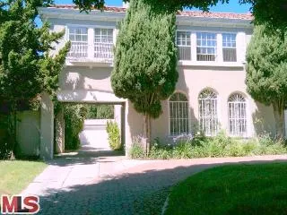 $8,500 | 611 North Beachwood Drive, Los Angeles, CA 90004
