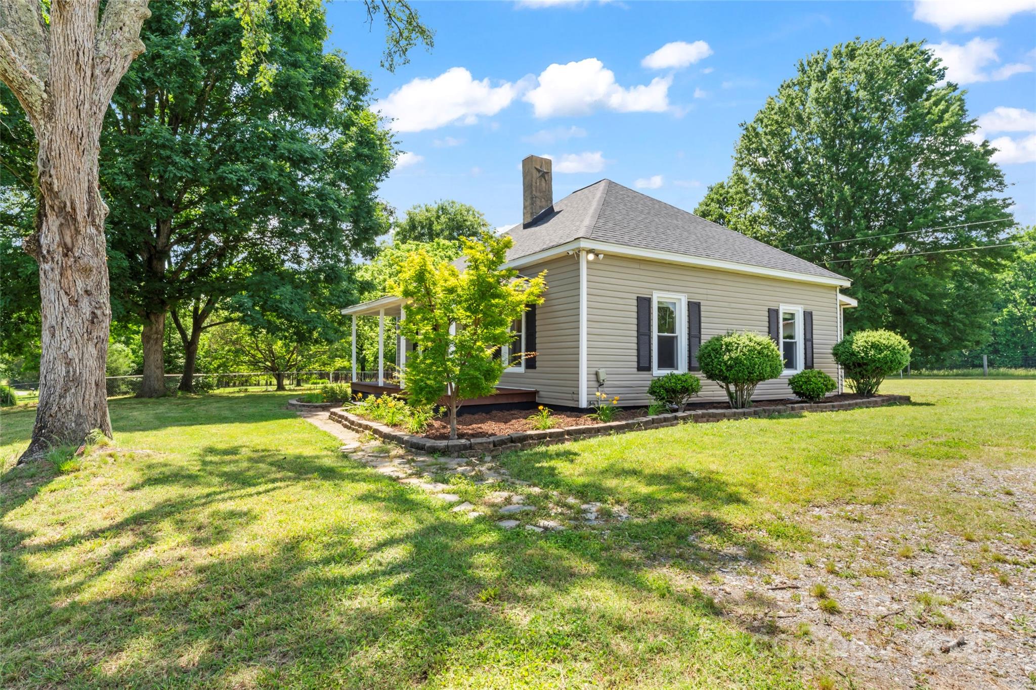 233 Sellers Road Kings Mountain, NC 28086 - Photo 3 of 33 Gallery Image 3