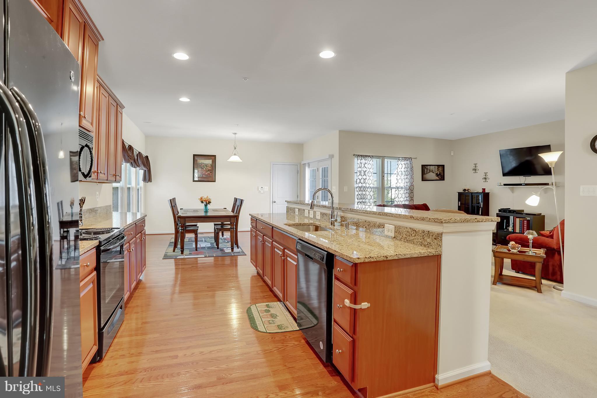 7208 Cherry Lane Laurel, MD 20707 - Photo 3 of 30 Granite Counter Tops and Upgraded Cabinetry
