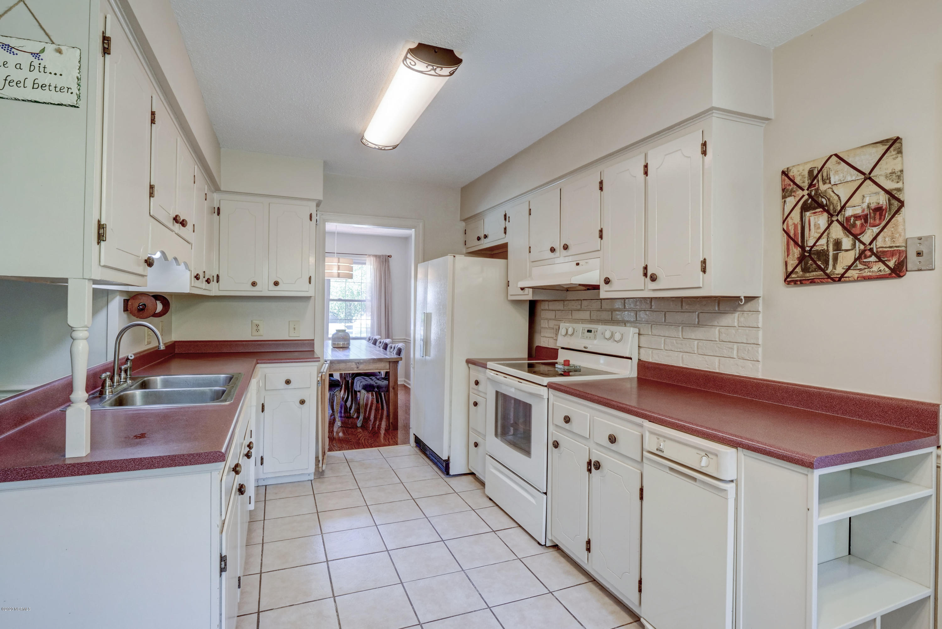 118 Buccaneer Road Wilmington, NC 28409 - Photo 13 of 32 Kitchen