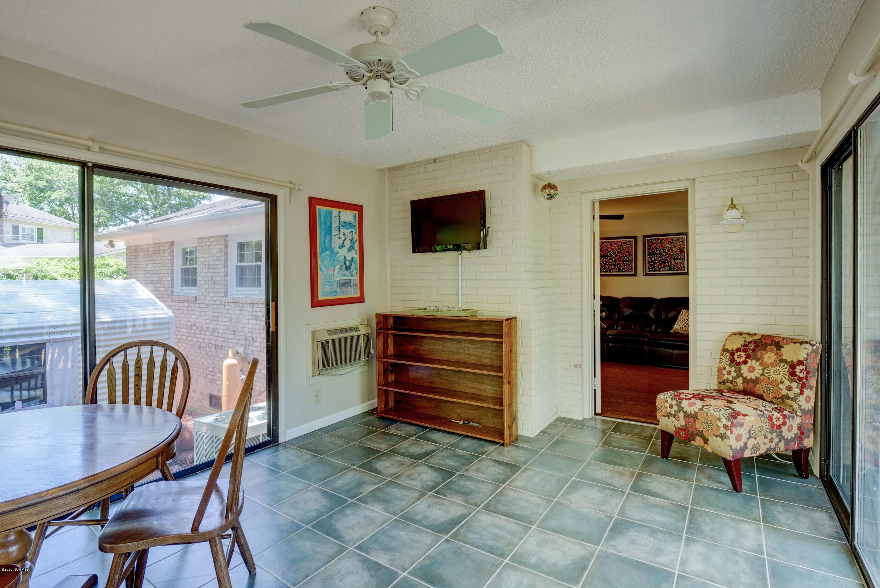 118 Buccaneer Road Wilmington, NC 28409 - Photo 26 of 32 Sunroom