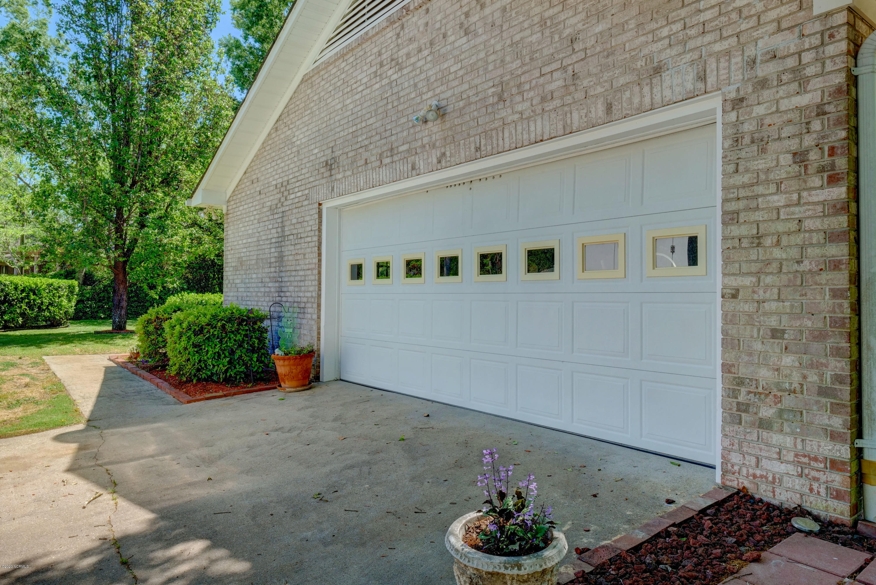 118 Buccaneer Road Wilmington, NC 28409 - Photo 31 of 32 2 Car Garage