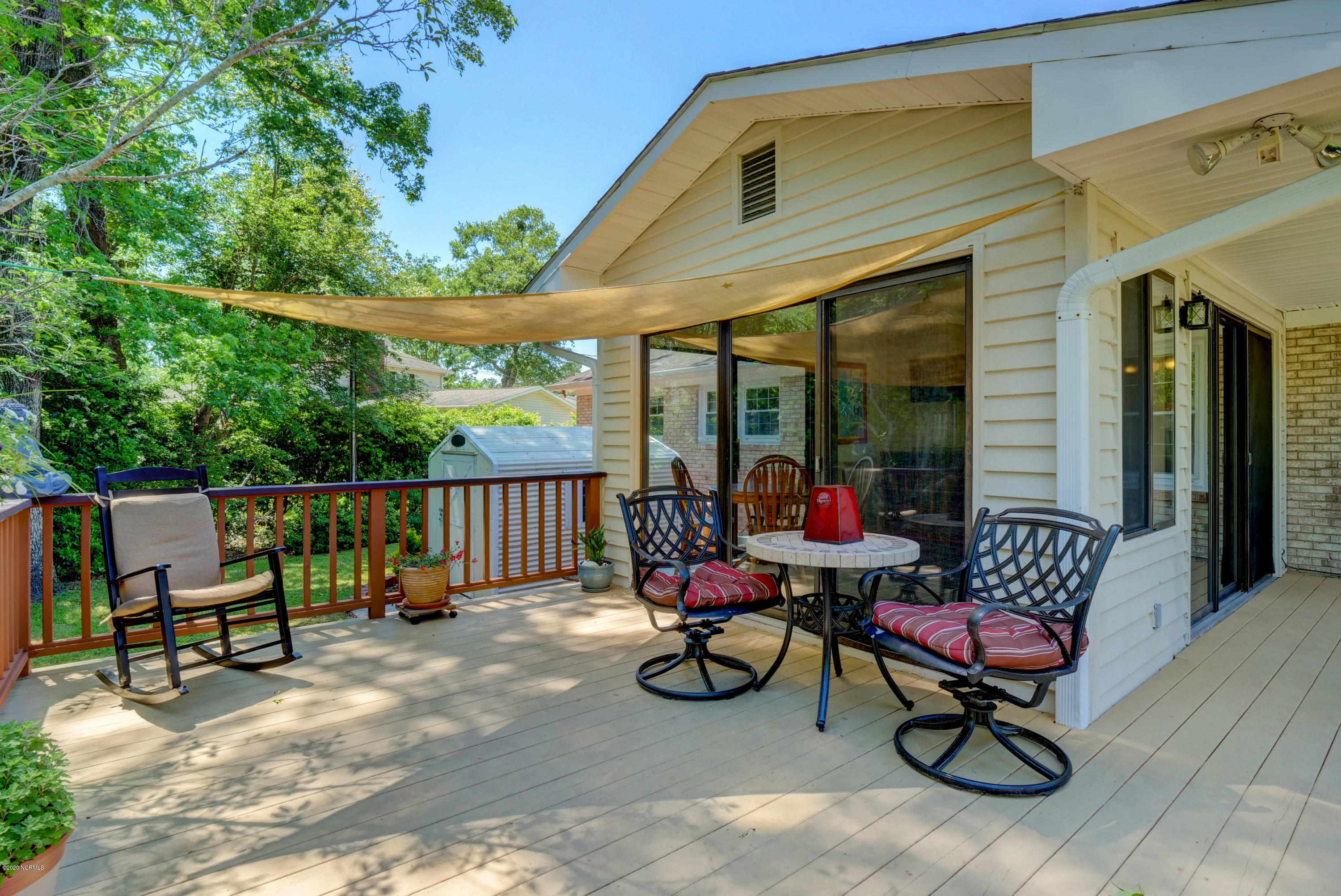 118 Buccaneer Road Wilmington, NC 28409 - Photo 4 of 32 Superior Back Deck