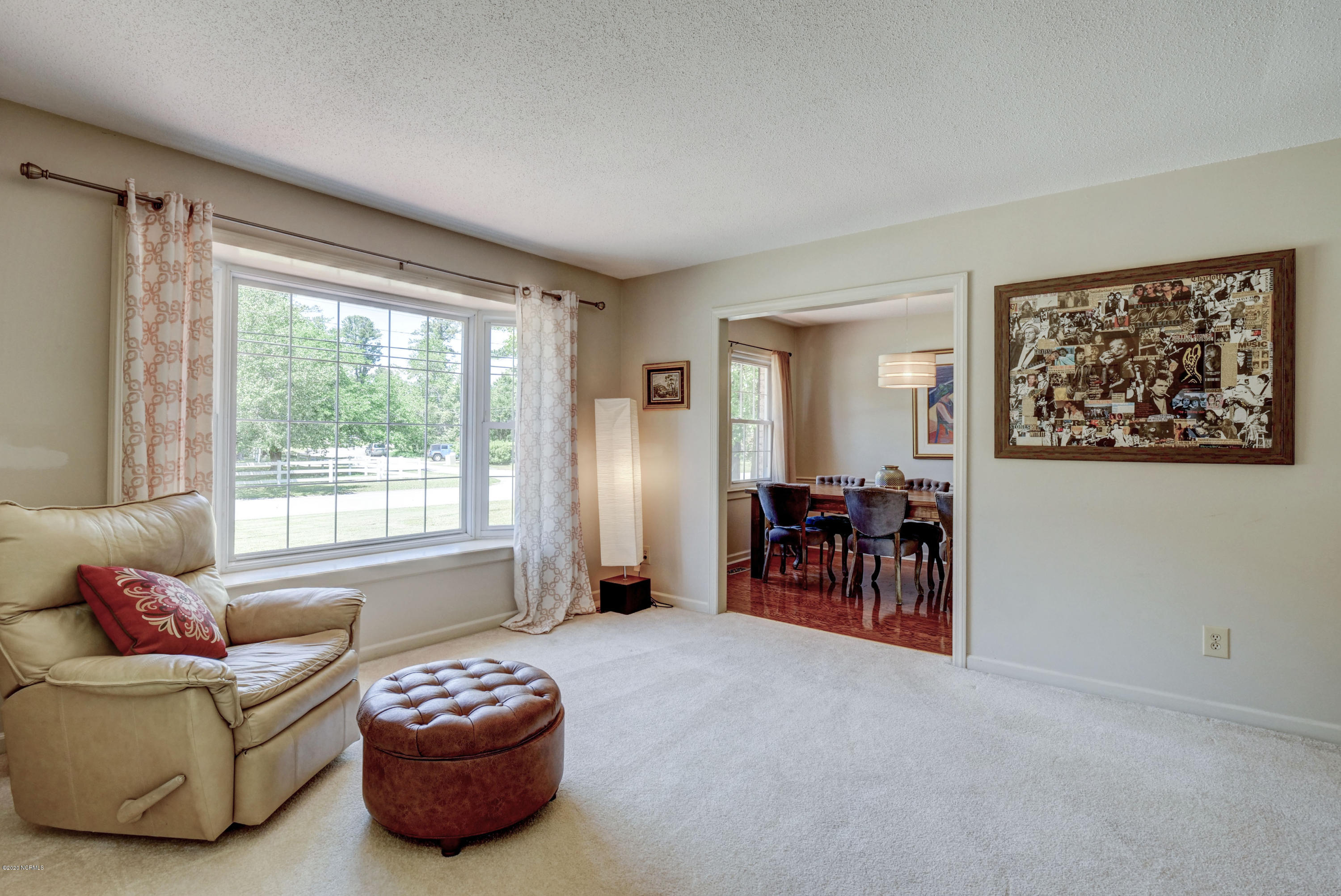 118 Buccaneer Road Wilmington, NC 28409 - Photo 5 of 32 Living Room
