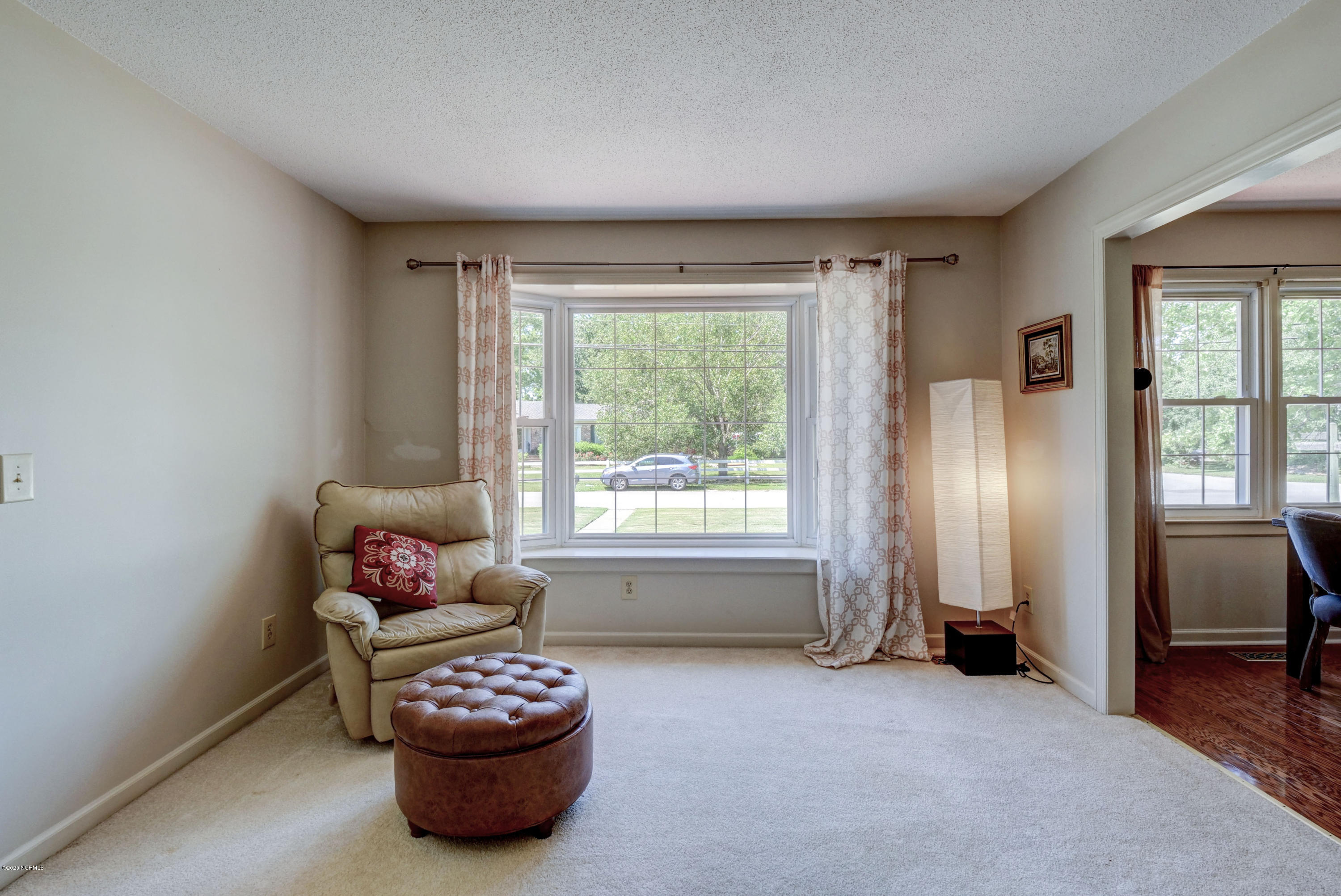 118 Buccaneer Road Wilmington, NC 28409 - Photo 6 of 32 Living Room