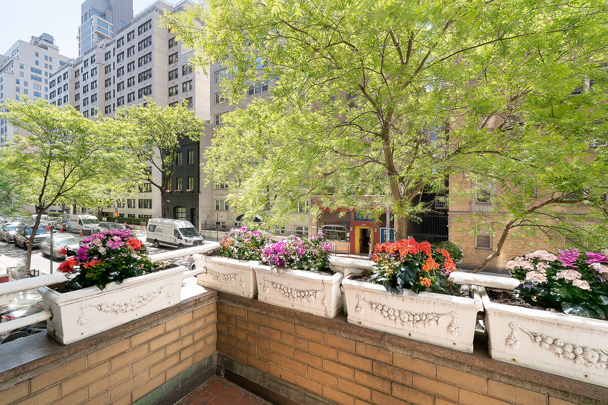 205 East 63rd Street, Unit 2AB Manhattan, NY 10065 - Photo 16 of 17