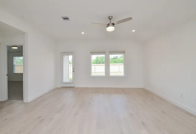 $2,100 | 7831 Sanremo Drive, Richmond, TX 77406