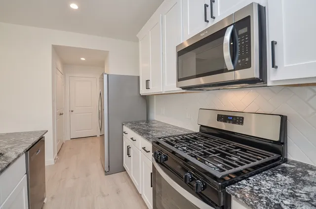 $2,100 | 7831 Sanremo Drive, Richmond, TX 77406