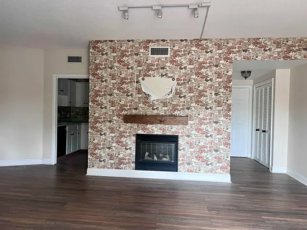 $122,000 | 475 North Highland Street, Unit 3H, Memphis, TN 38122