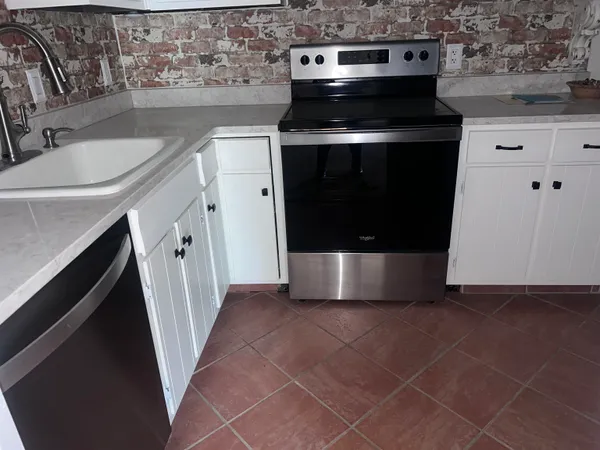 $122,000 | 475 North Highland Street, Unit 3H, Memphis, TN 38122