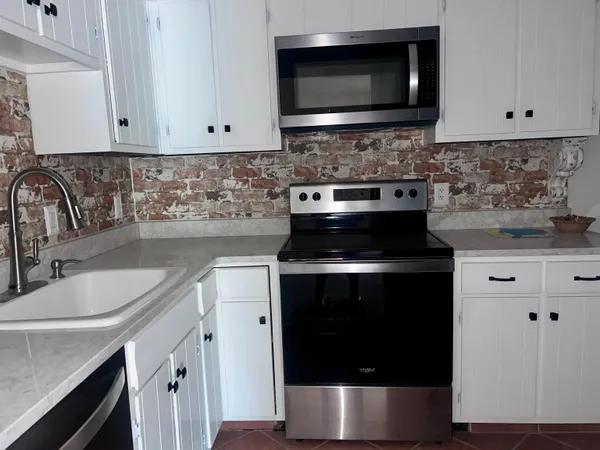 $122,000 | 475 North Highland Street, Unit 3H, Memphis, TN 38122