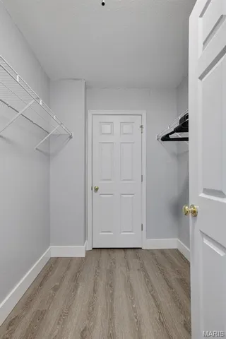 $2,400 | 1970 Greenpoint Drive, Unit 303, St. Louis, MO 63122