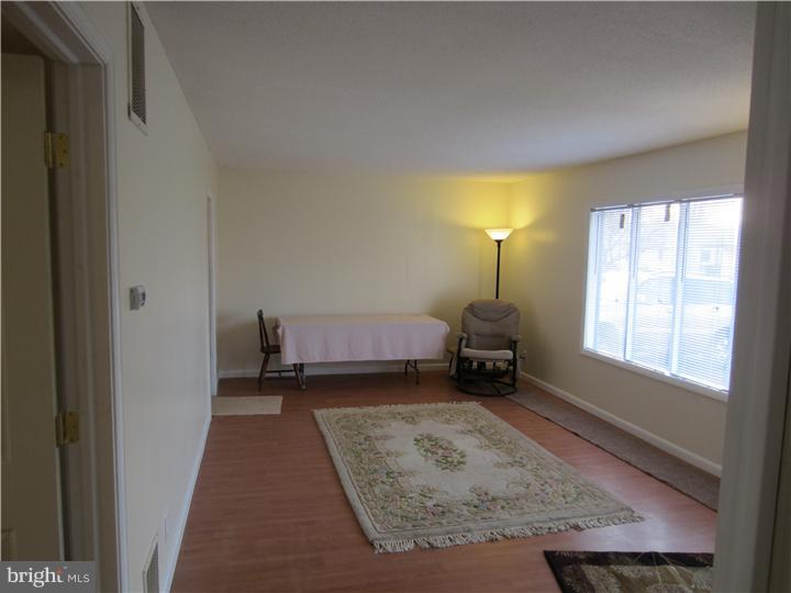 410 Andover Road Fairless Hills, PA 19030 - Photo 12 of 18 Living Room