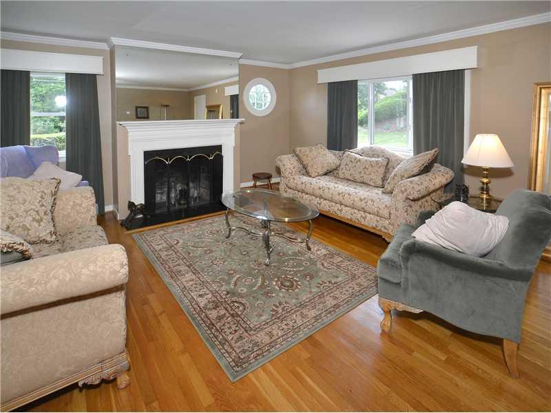 1003 Old Gate Road Blackridge, PA 15235 - Photo 4 of 21 Living Room.